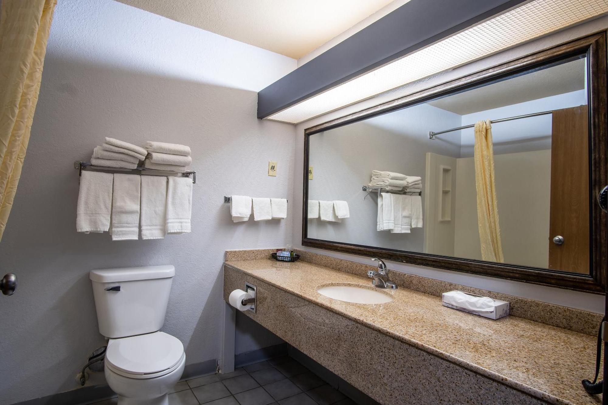 Coratel Inn And Suites By Jasper Eagan St Paul Airport & Mall Of America מראה חיצוני תמונה