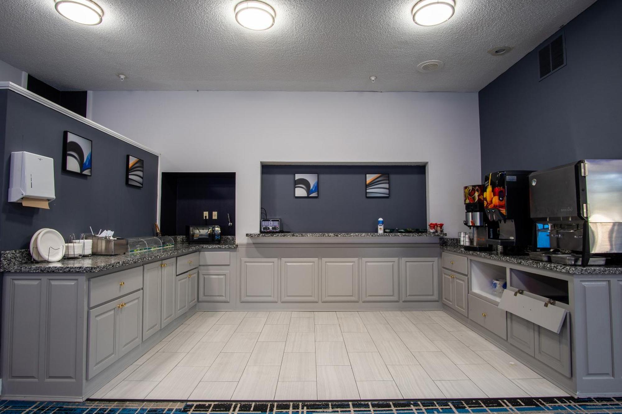 Coratel Inn And Suites By Jasper Eagan St Paul Airport & Mall Of America מראה חיצוני תמונה